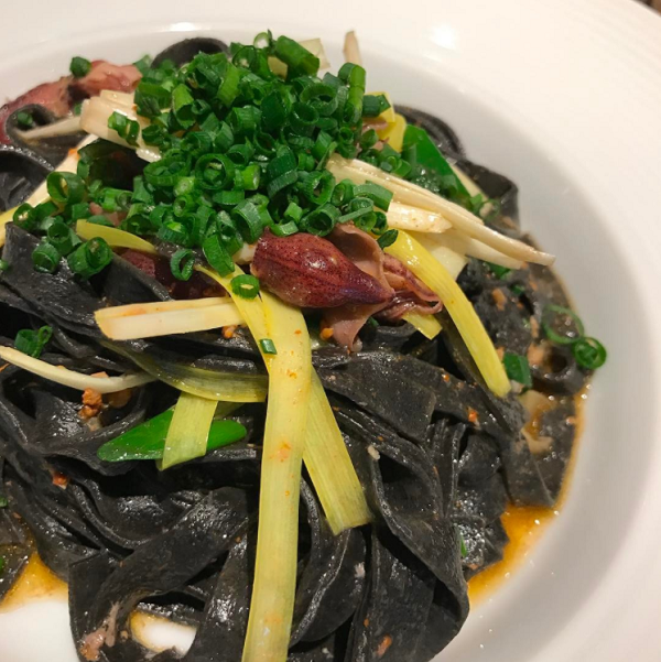 ホタルイカとイカスミのフィットチーネ